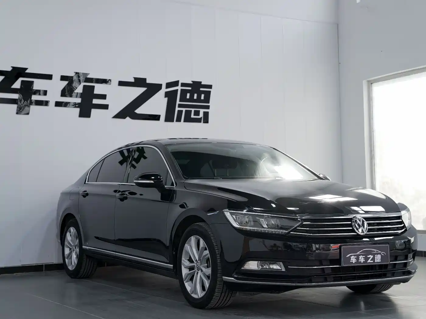 Volkswagen Magotan 2018 330TSI DSG Luxury фото 2