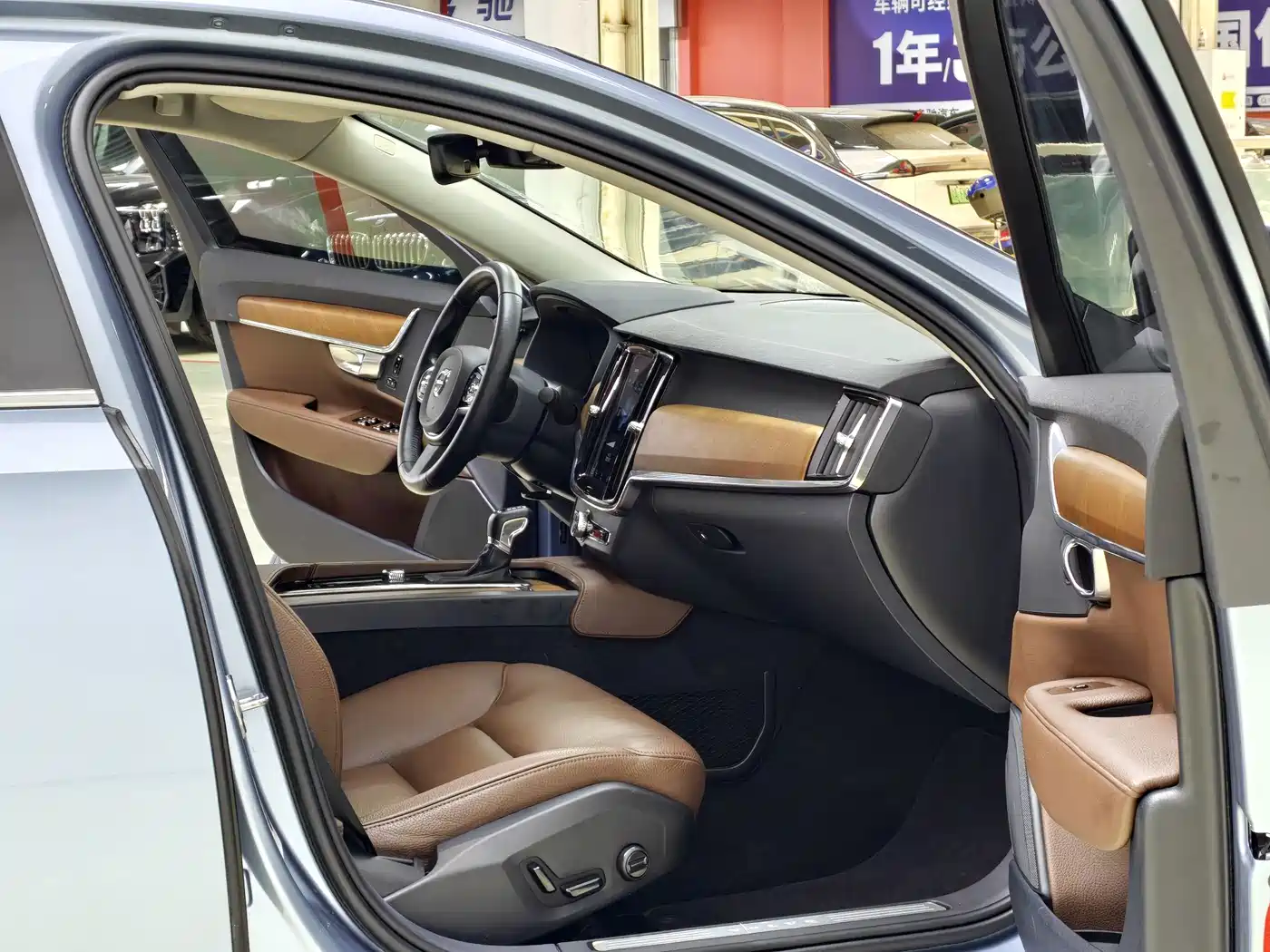 Фото 9 - Volvo S90