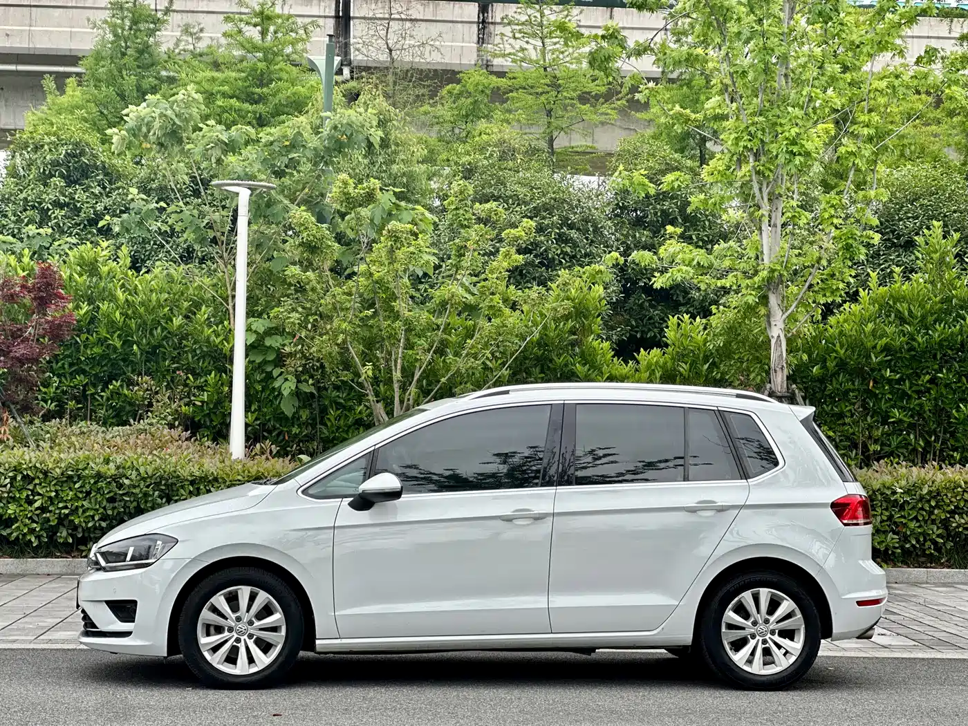 Volkswagen Golf Sportsvan 2016 230TSI Automatic Progressive фото 7