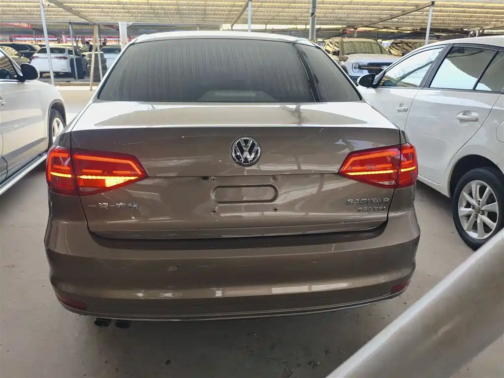 Volkswagen Sagitar 2017 230TSI Automatic Comfort фото 6