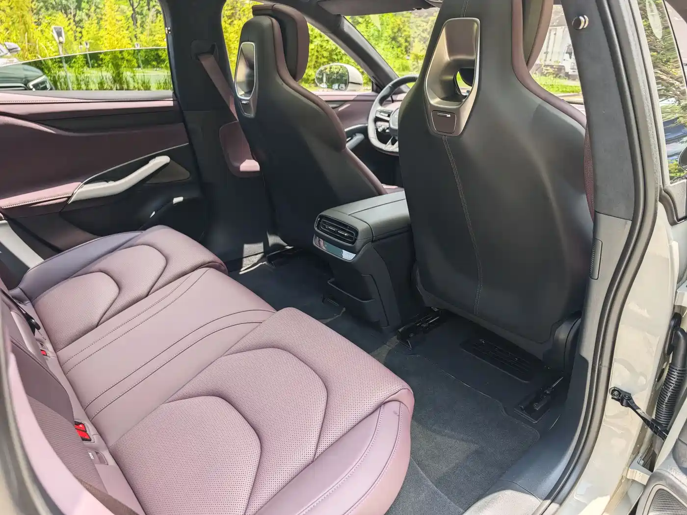 Xiaomi Auto Xiaomi SU7 2024 AWD Extended Range Advanced Smart Driving Max Edition фото 23