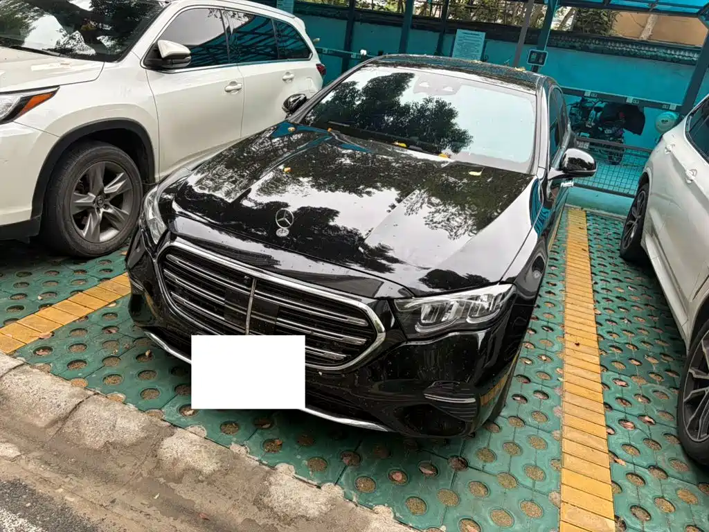 Фото 2 - Mercedes-Benz E-Class