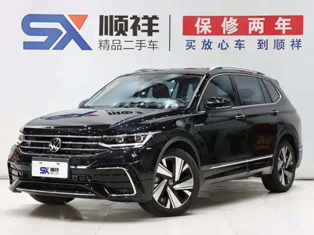 Volkswagen Tiguan L 2023 Facelift 330TSI Auto FWD R-Line Premium — фото 1