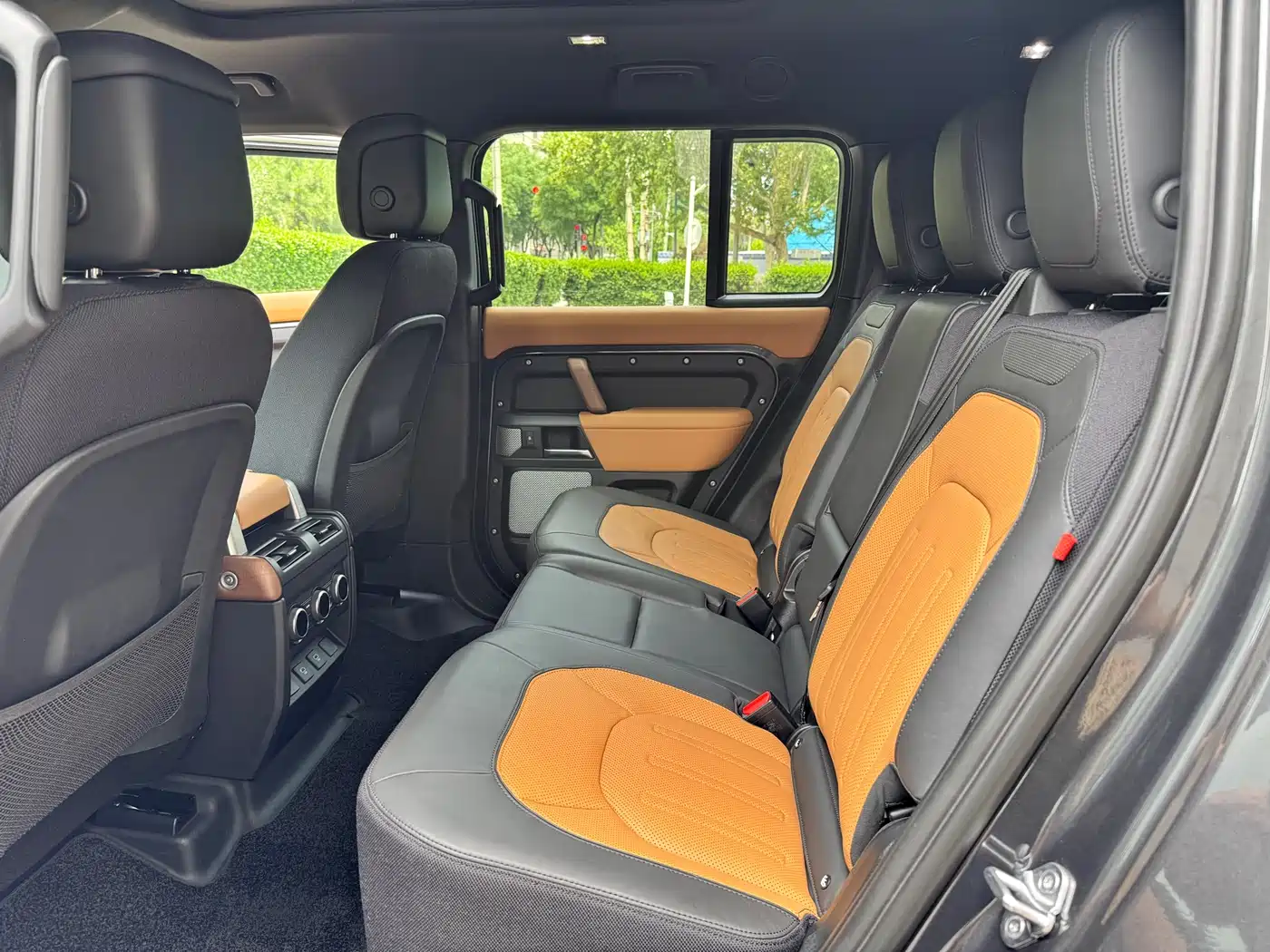 Land Rover Defender 2023 130 3.0T P400 X фото 18