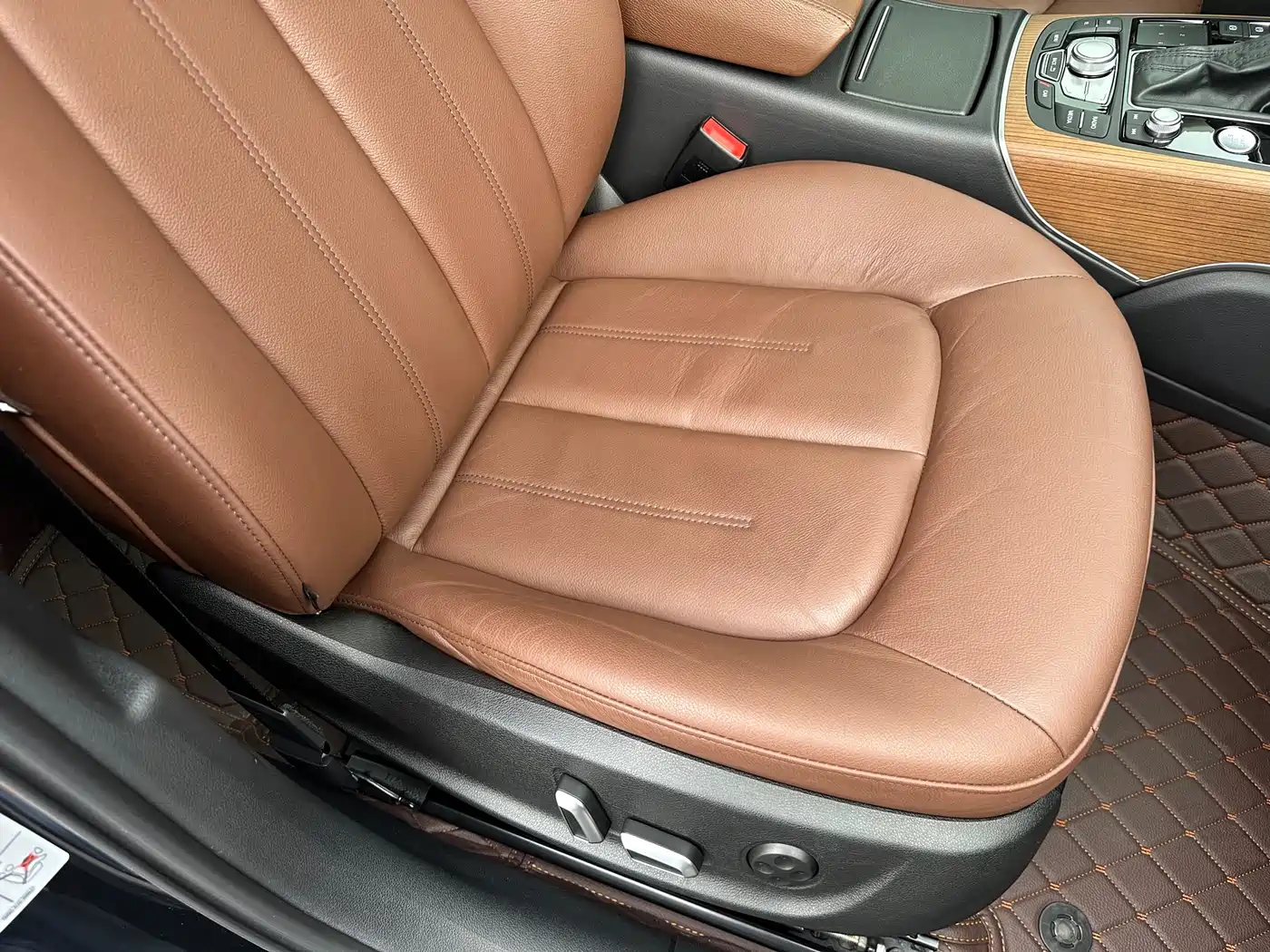 Audi A6L 2018 30th Anniversary 30 FSI Style фото 39