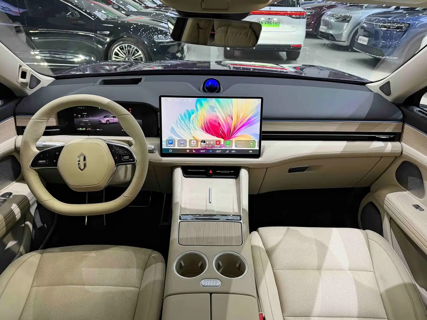AITO Wenjie AITO M5 2025 Extended Range Ultra AWD фото 15