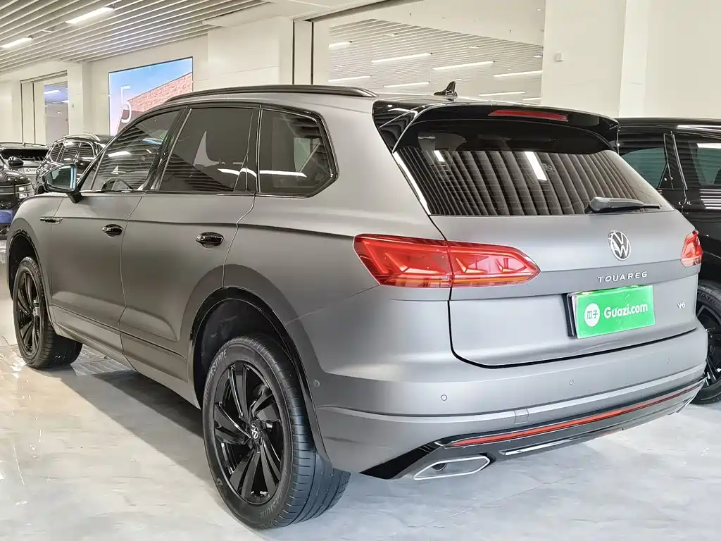 Volkswagen Touareg 2024 2023 3.0TSI R-Line Volcano Rock Paint Sport
