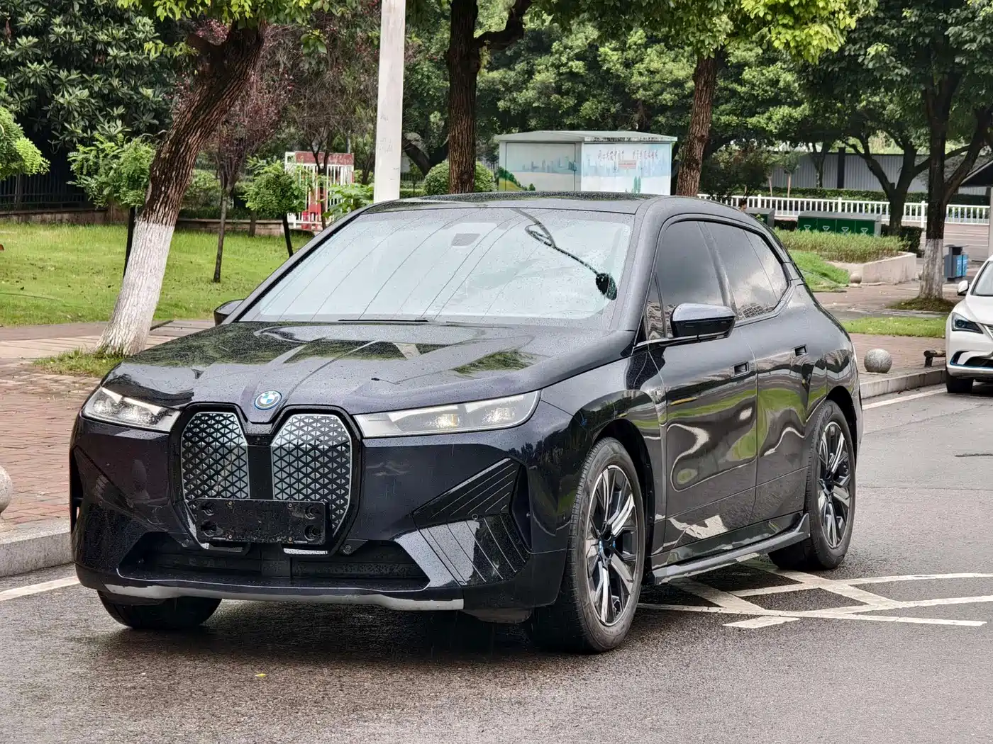BMW iX