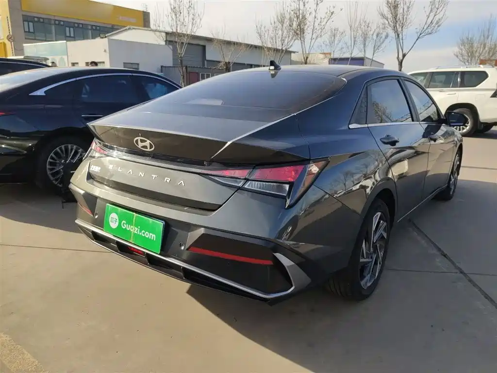 Hyundai Elantra 2023 1.5L CVT GLX Elite Edition фото 5