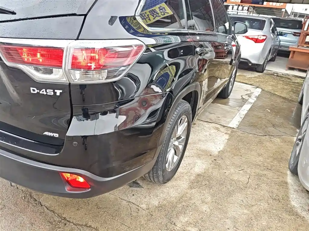 Toyota Highlander 2015 2.0T AWD Elite Edition 7-seater фото 8