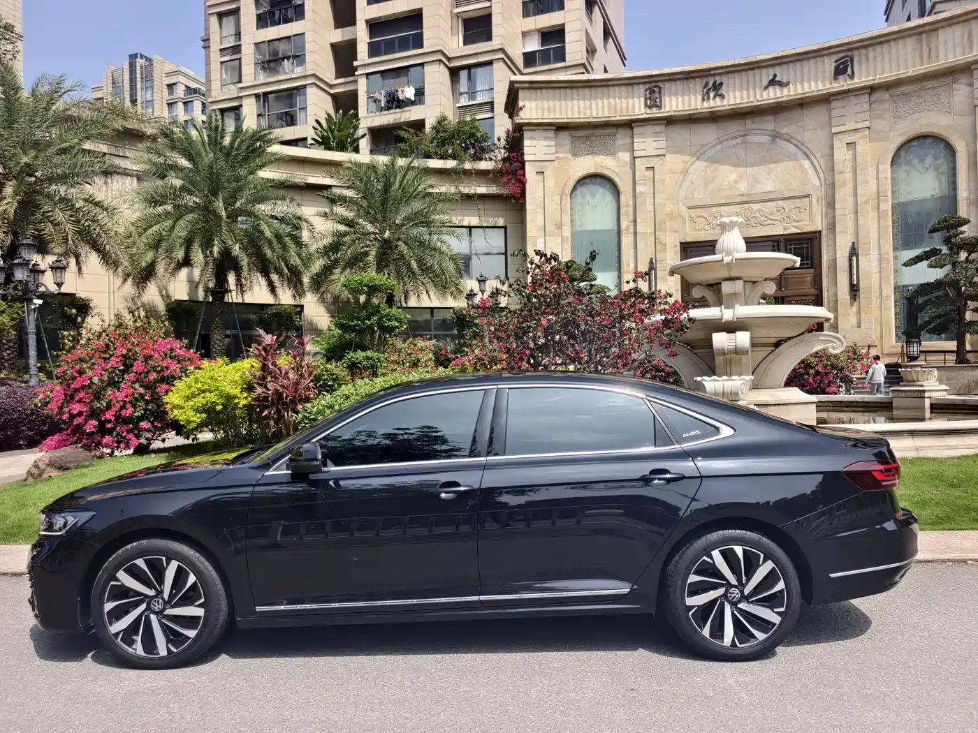 Volkswagen Passat 2022 330TSI Starlight Elite Edition фото 4