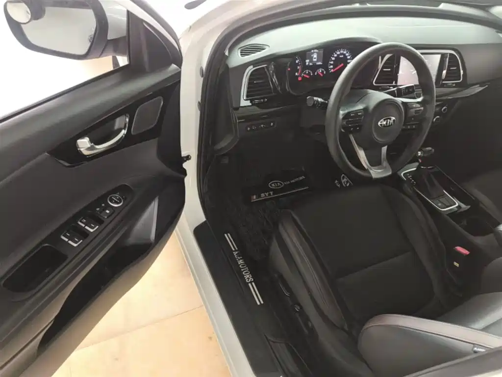 Kia Kaishen 2017 1.8L Automatic GLS фото 16