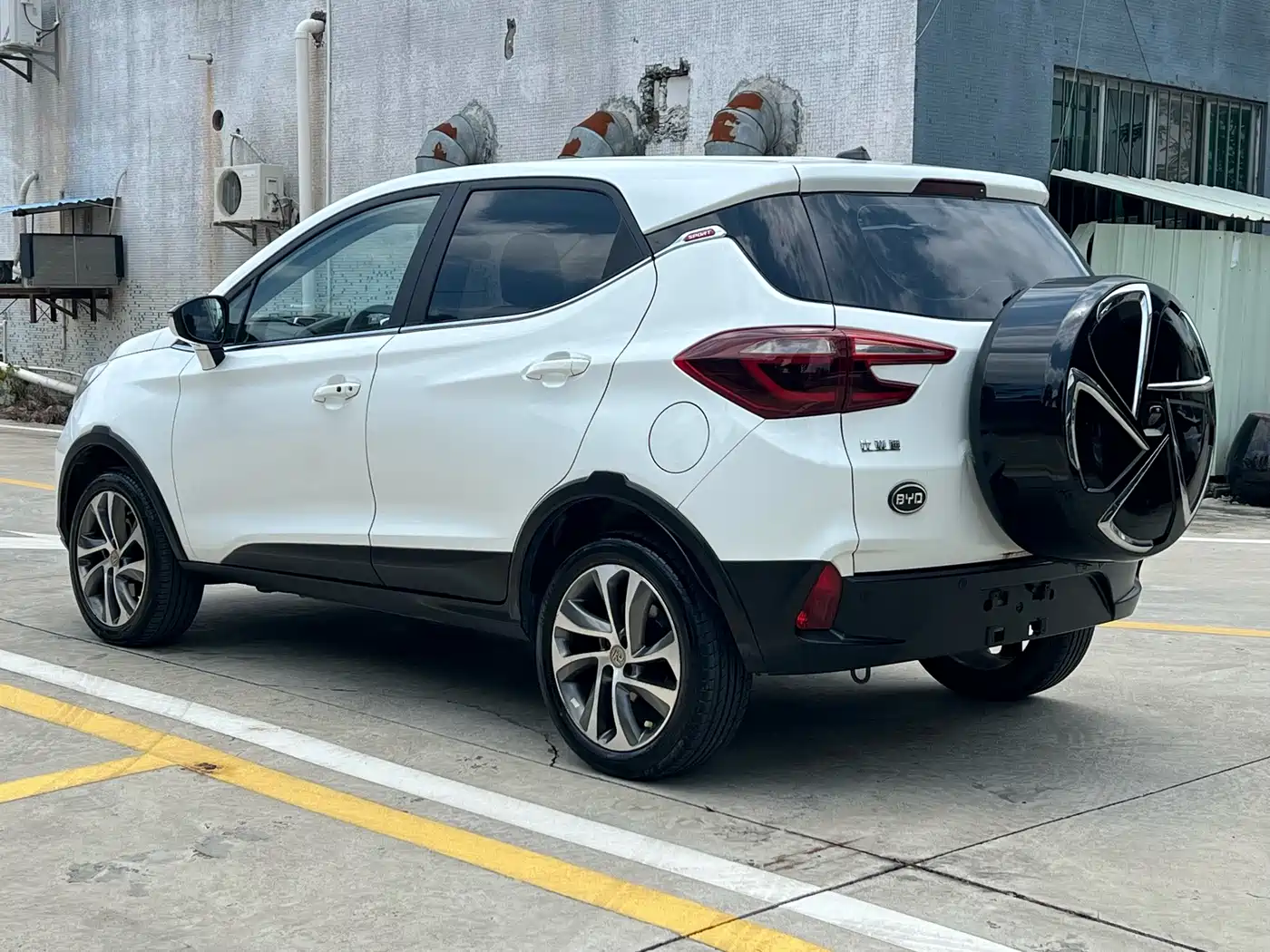 BYD Yuan 2017 1.5L Auto Cool Connect фото 9