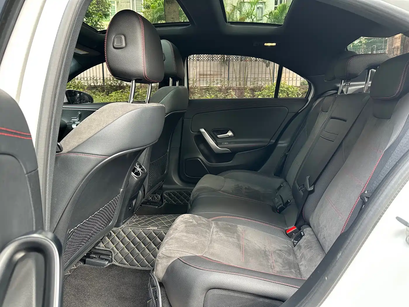 Mercedes-Benz A-Class 2023 A 200 L Fashion фото 15