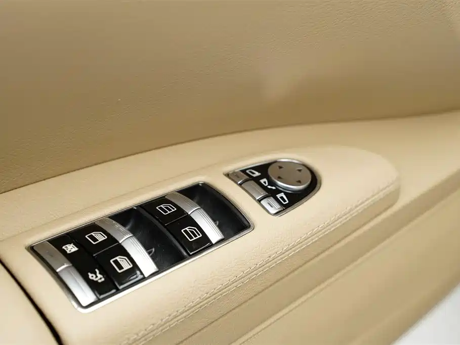 Mercedes-Benz S-Class 2011 S 350 L CGI фото 10