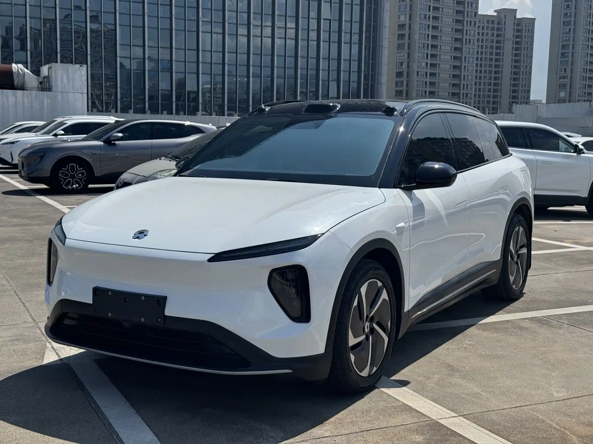 Фото 1 - NIO ES6