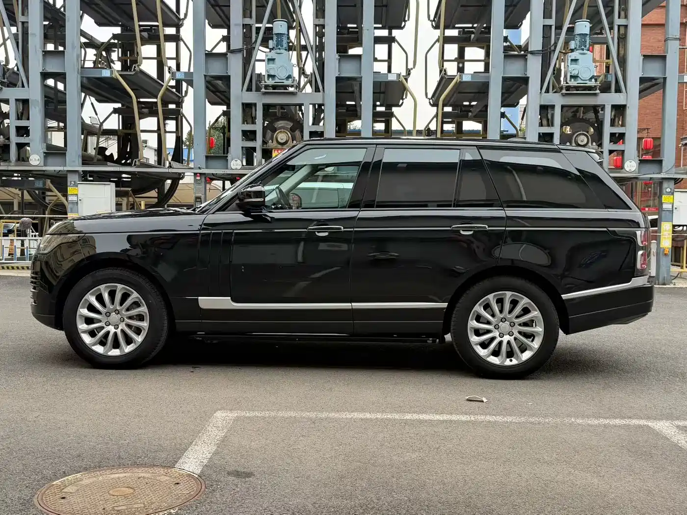 Land Rover Range Rover 2018 3.0 SC V6 Golden Age Edition фото 8