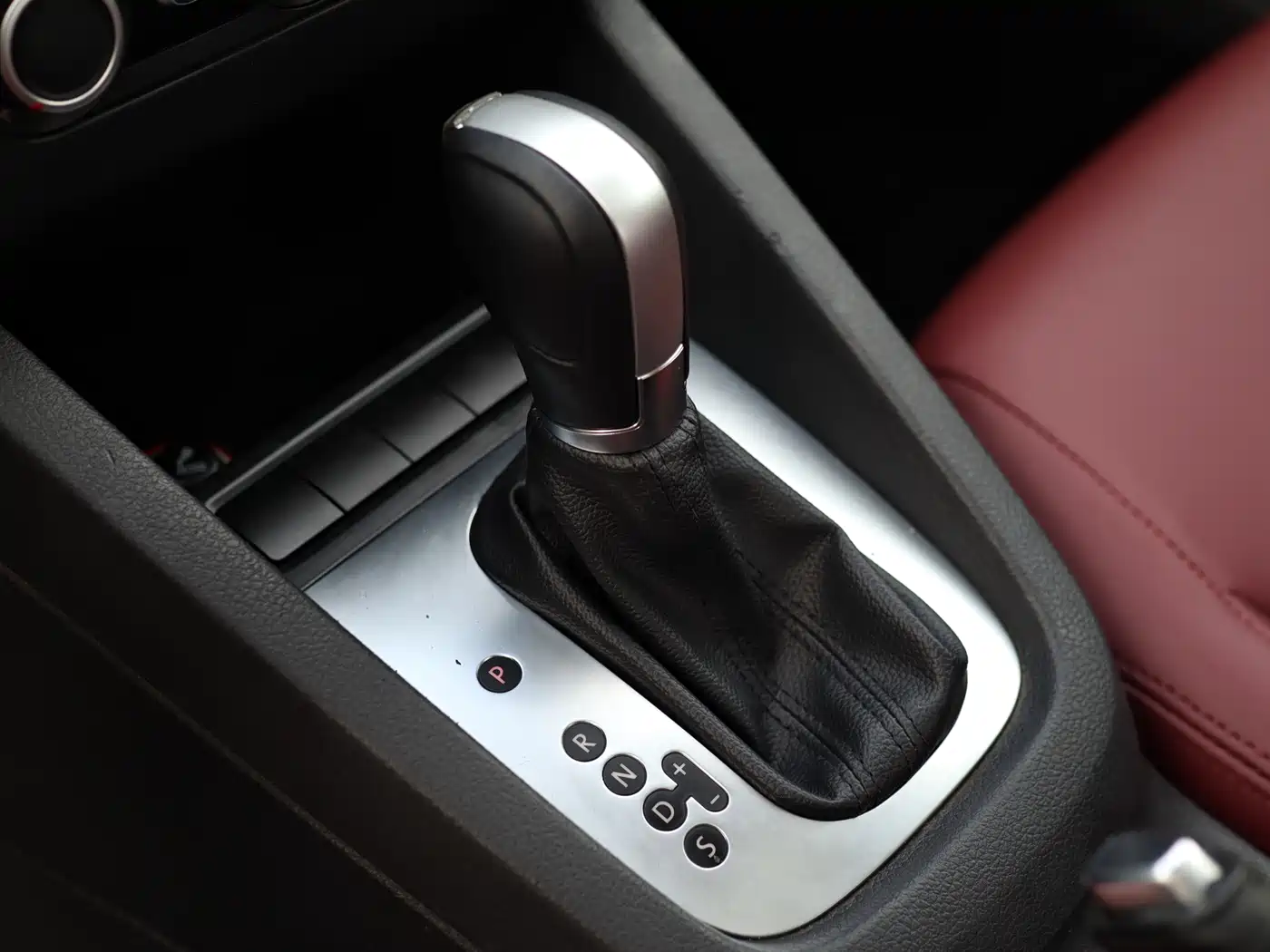 Volkswagen Sagitar 2014 Facelift 1.6L Automatic Comfort фото 18