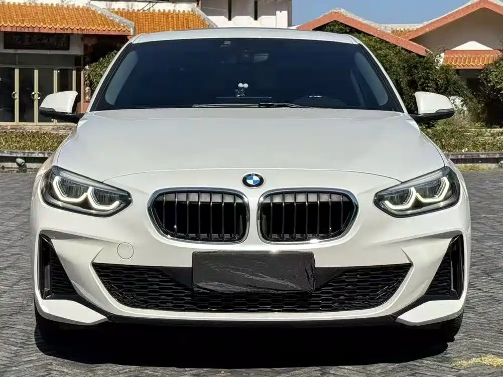BMW 1-SERIES