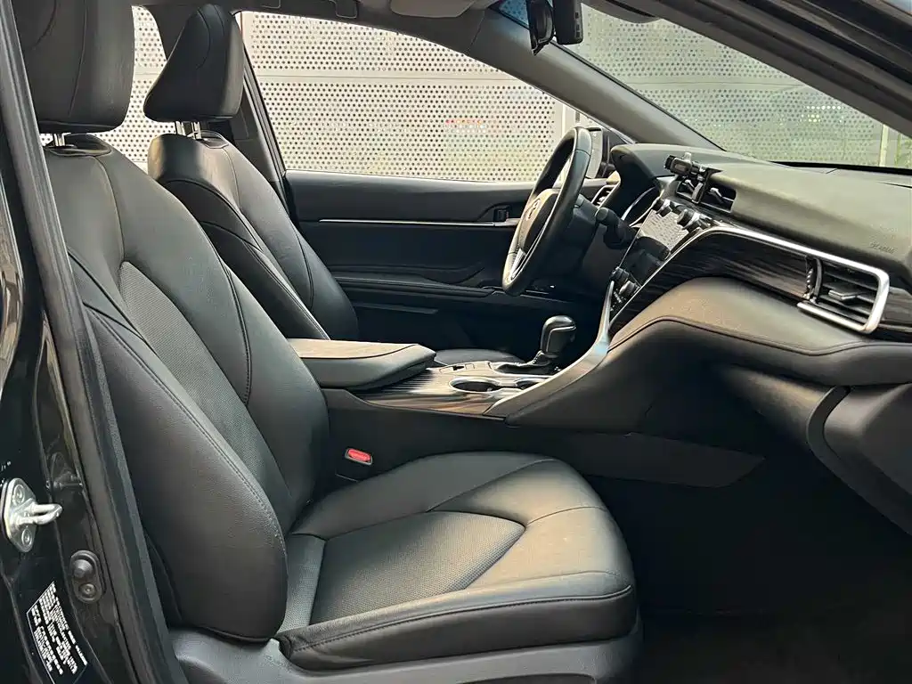 Toyota Camry 2021 2.0G Luxury Edition фото 9