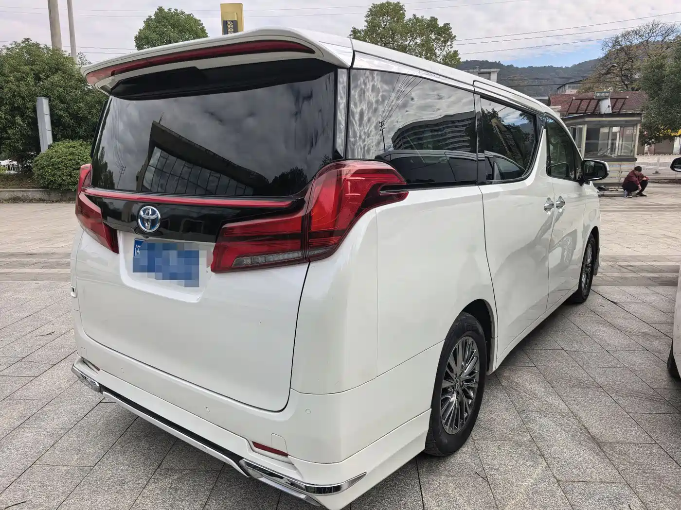 Toyota Alphard 2019 Hybrid 2.5L Premium Edition фото 11