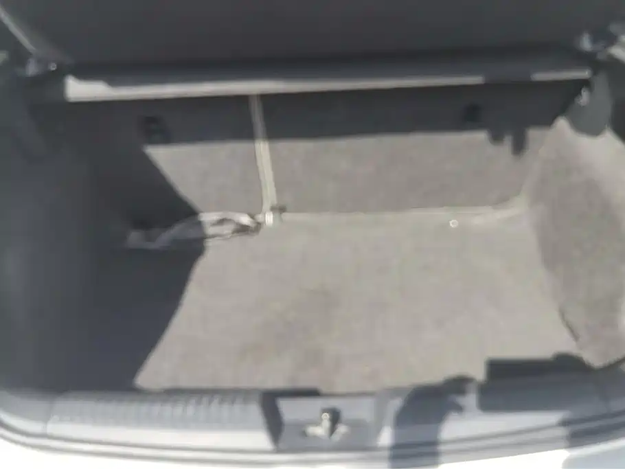 Volkswagen Polo 2014 1.6L Automatic Comfort Edition фото 4