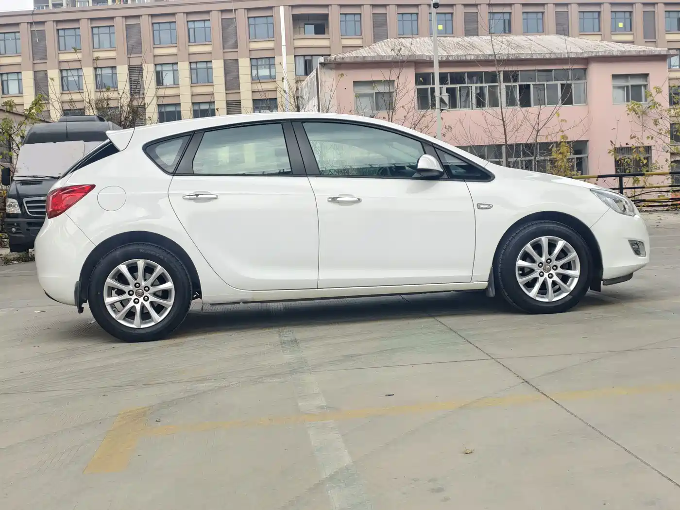 Buick Excelle 2014 XT 1.6L Automatic Fashion фото 4