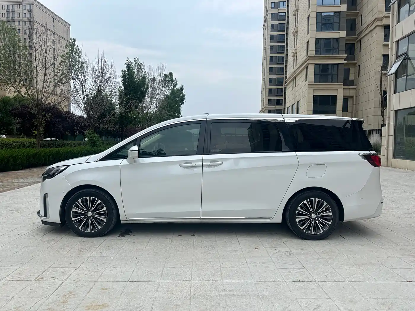 Buick GL8 2022 ES Landmark 653T Luxury фото 16