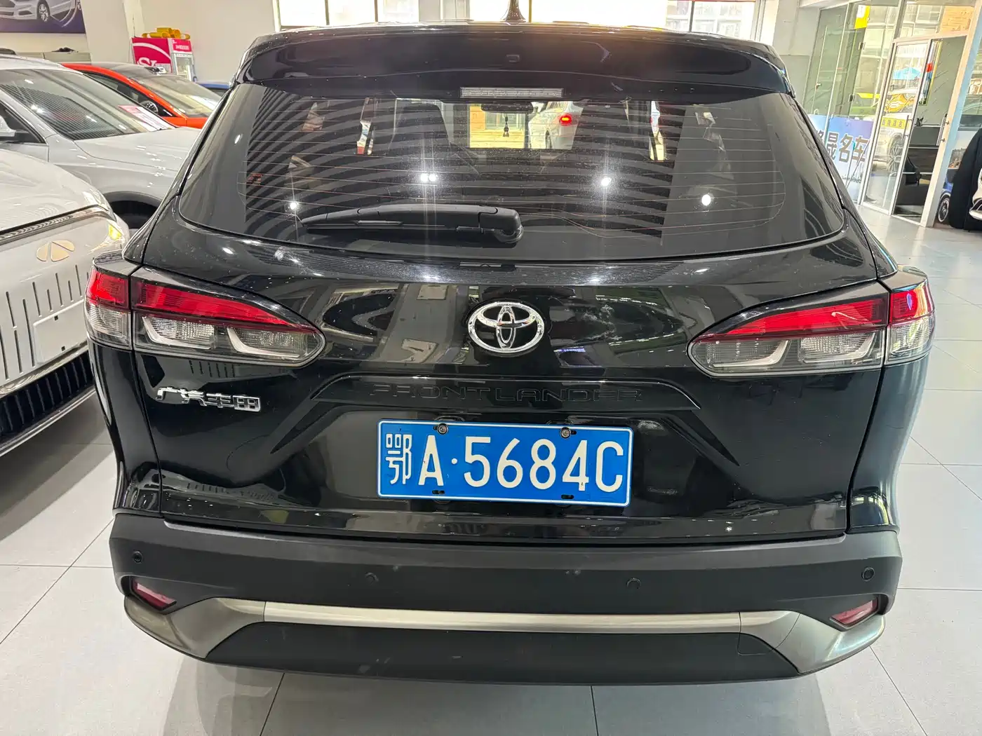 Toyota Frontlander 2023 2.0L CVT Luxury Edition фото 5