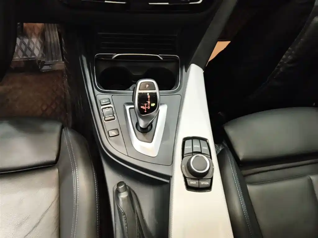 BMW 3 Series 2019 320i M Sport Package фото 14
