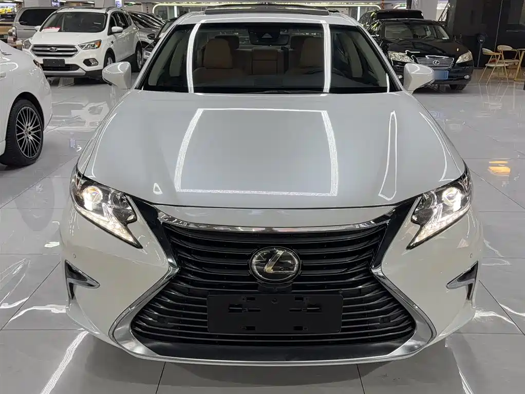 Lexus ES 2015 200 Comfort Edition фото 3