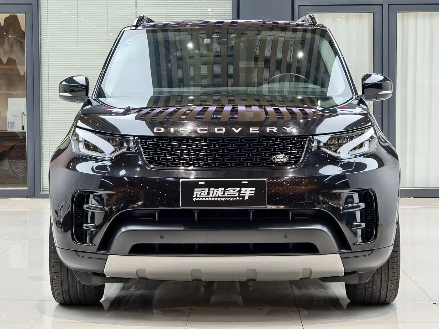 Land Rover Discovery 2019 3.0 SC V6 HSE фото 2