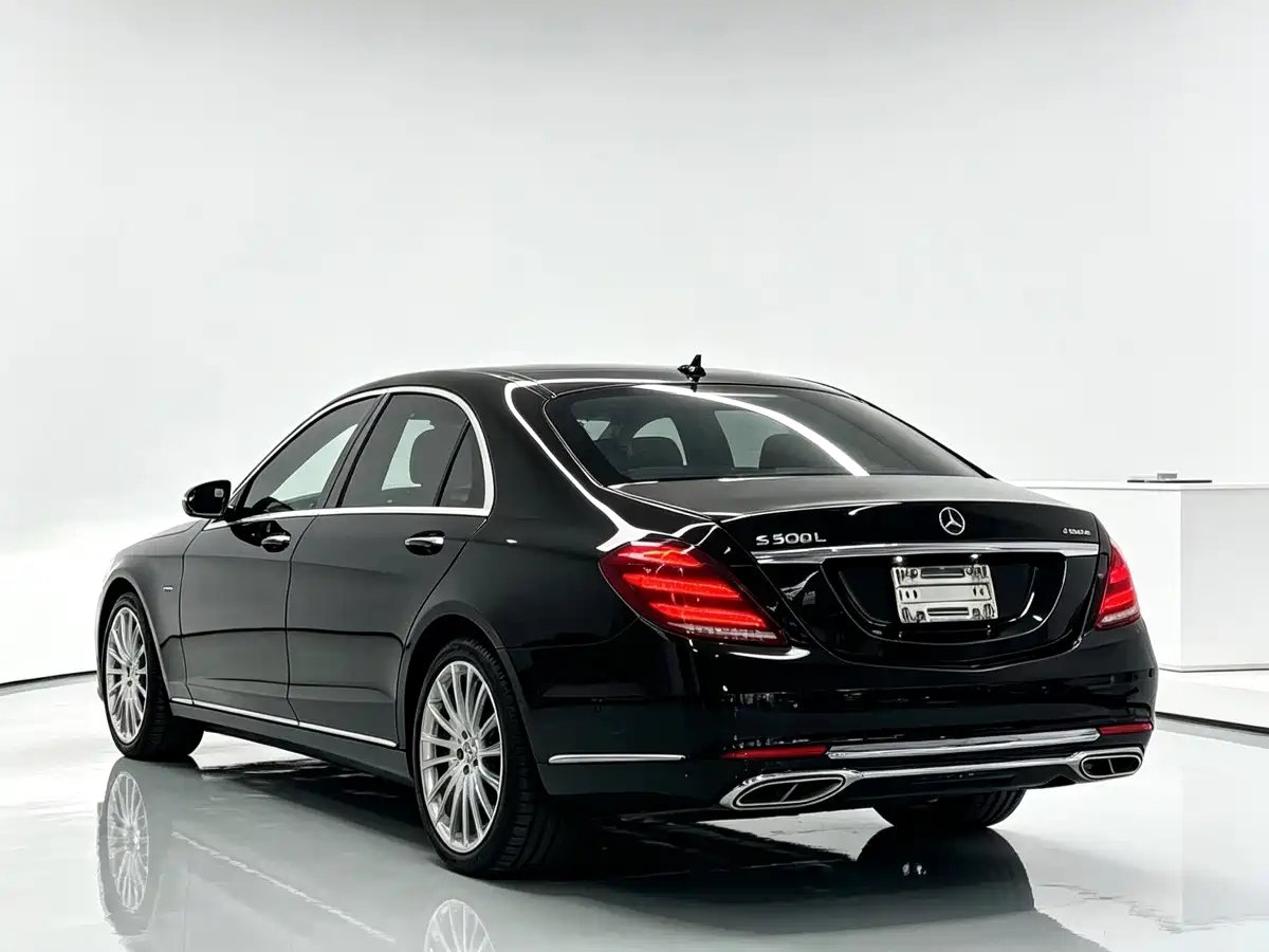 Фото 3 - Mercedes-Benz S-Class