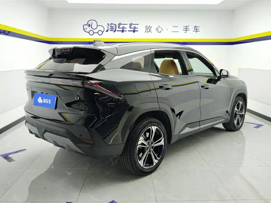 Geely Galaxy Galaxy L7 2024 1.5T 115km MAX Soaring Dragon Edition фото 3
