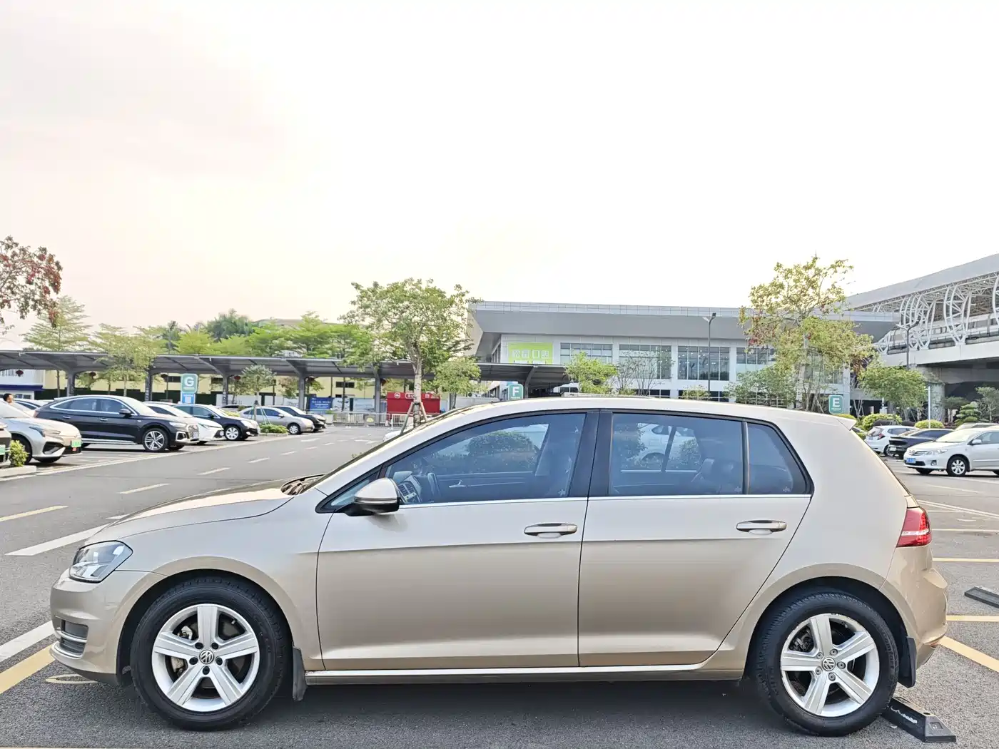 Volkswagen Golf 2015 1.4TSI Automatic Luxury фото 4