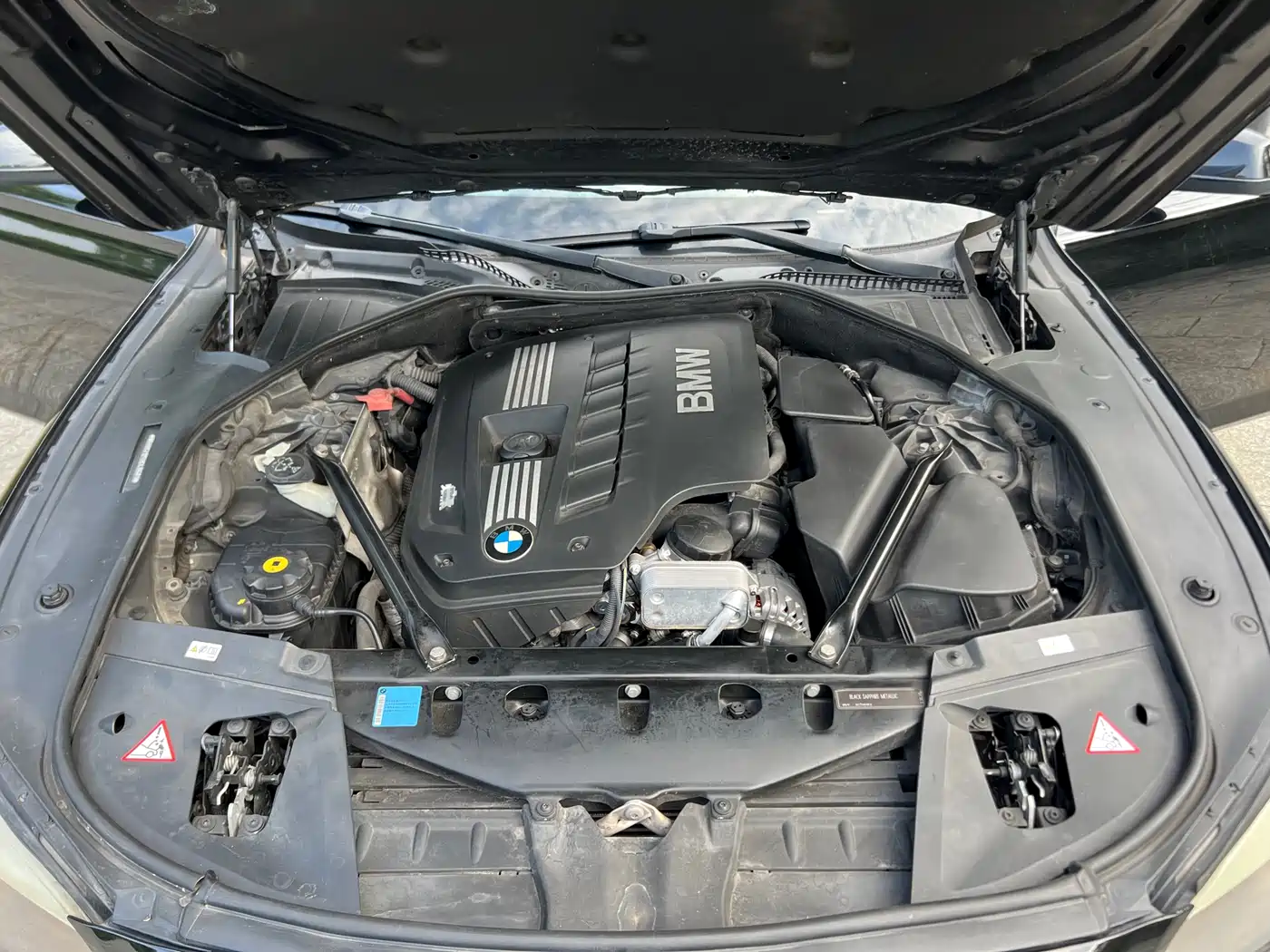 BMW 7 Series 2009 730Li Leading фото 25