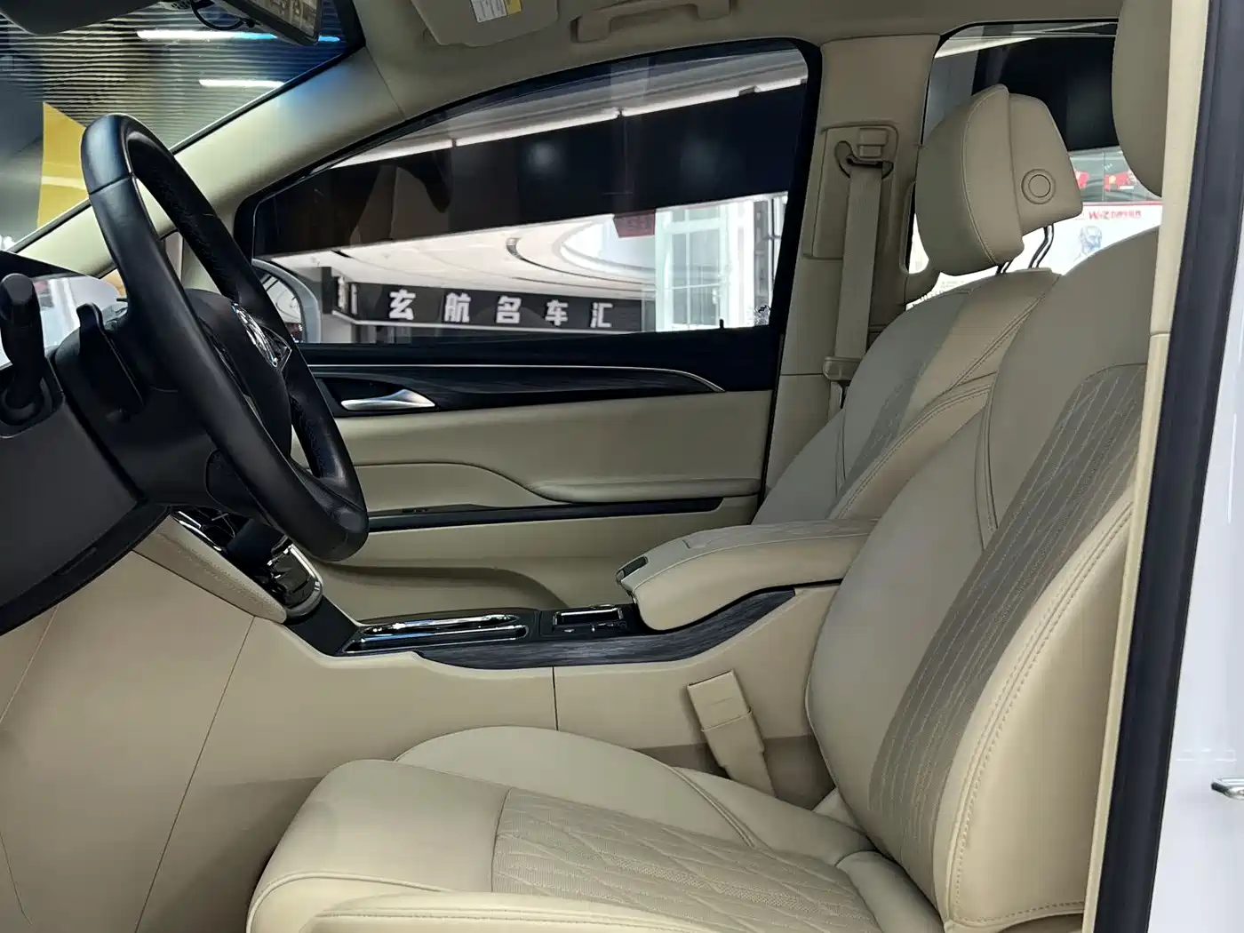 Buick GL8 2023 ES Landmaster Luxury фото 8