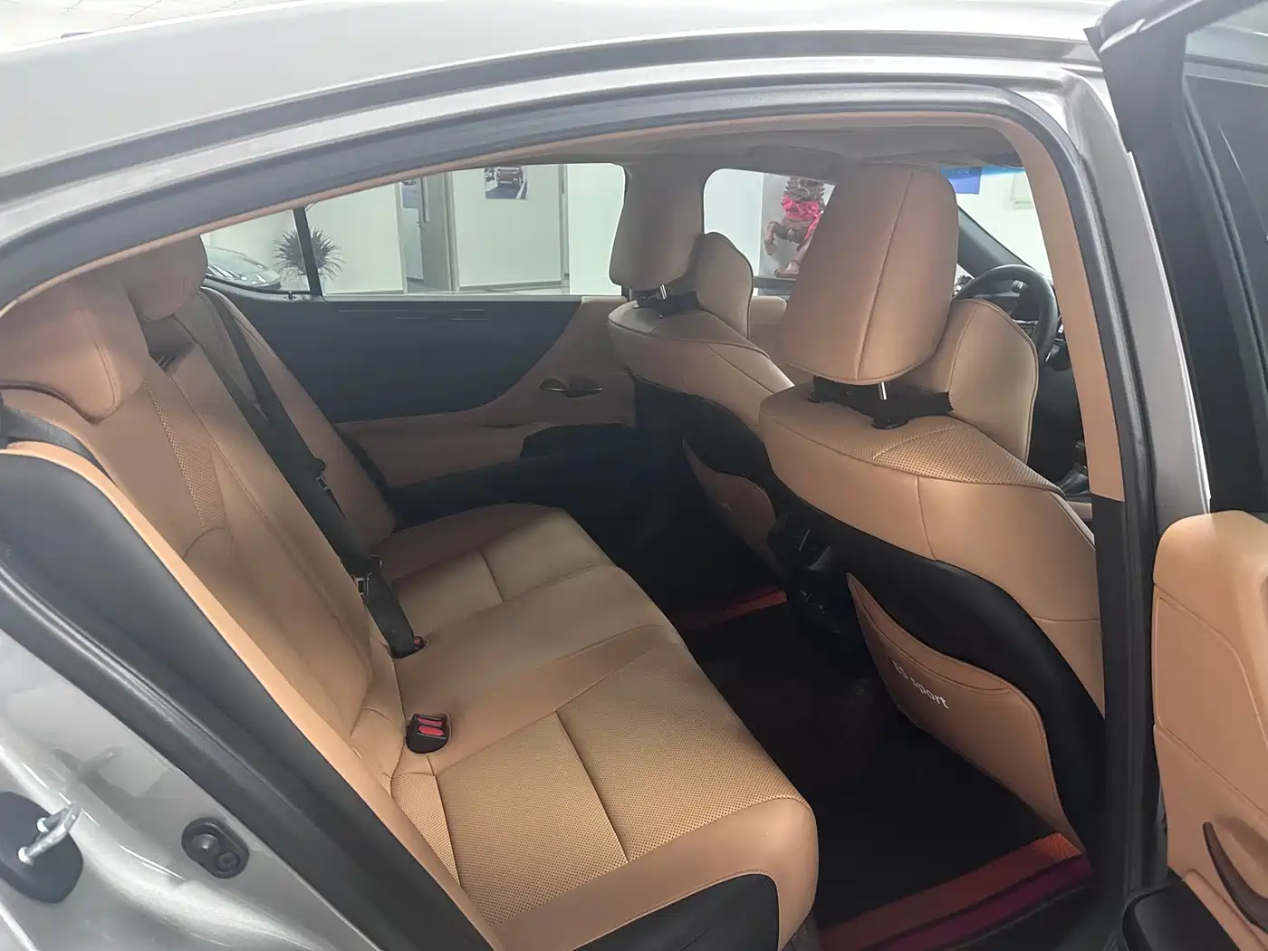 Lexus ES 2021 200 Excellence Edition фото 9