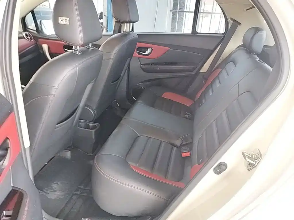 Haval H1 2015 2015 1.5L AMT Luxury