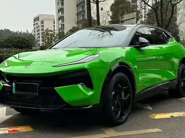 Lotus ELETRE 600, Люкс