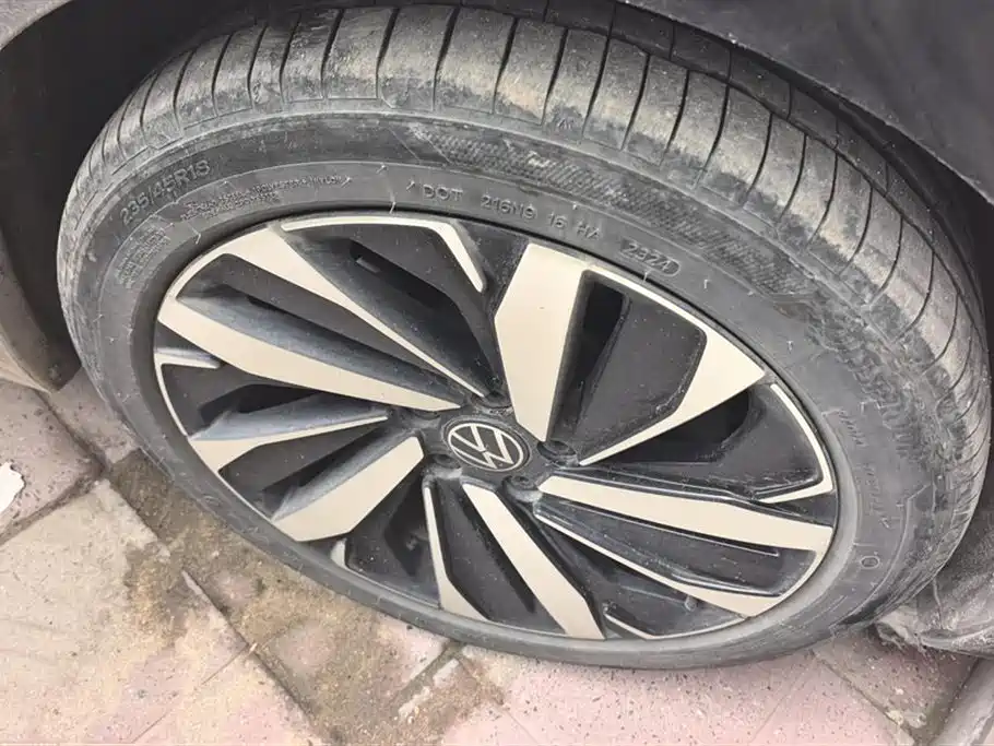 Volkswagen Passat 2024 380TSI Dragon Soaring Edition фото 6