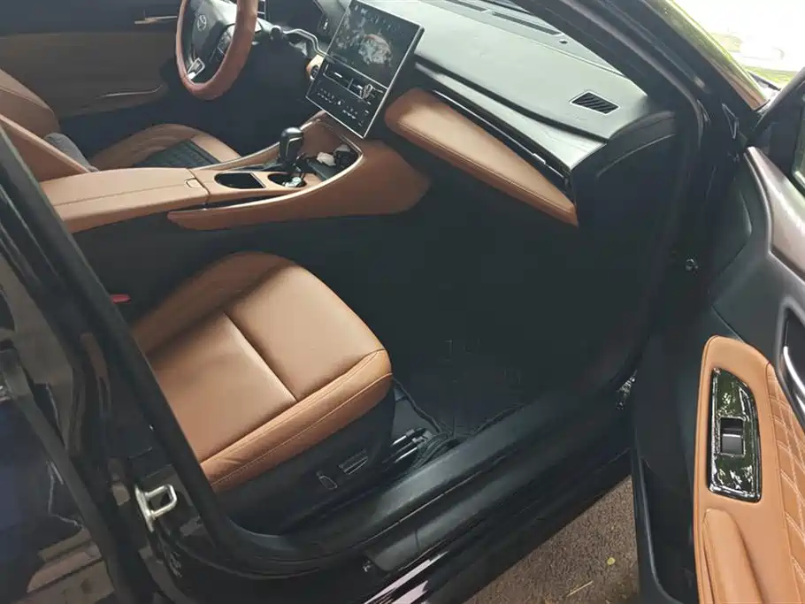 Toyota Avalon 2024 Hybrid 2.0L Luxury Edition фото 8