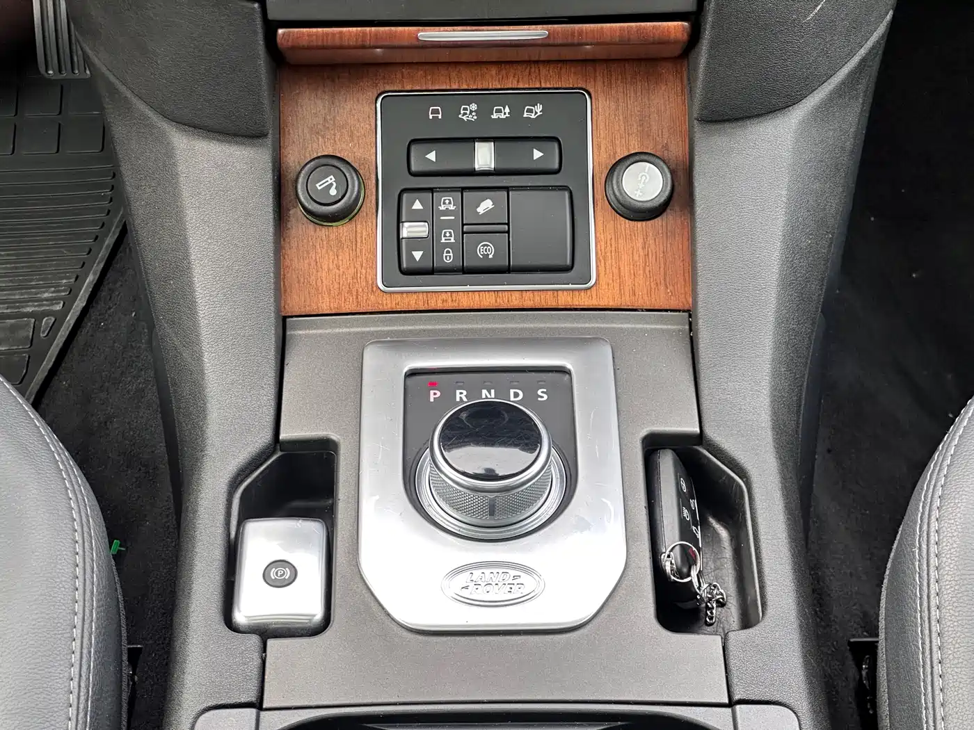 Land Rover Discovery 2015 3.0 SDV6 HSE Diesel фото 20