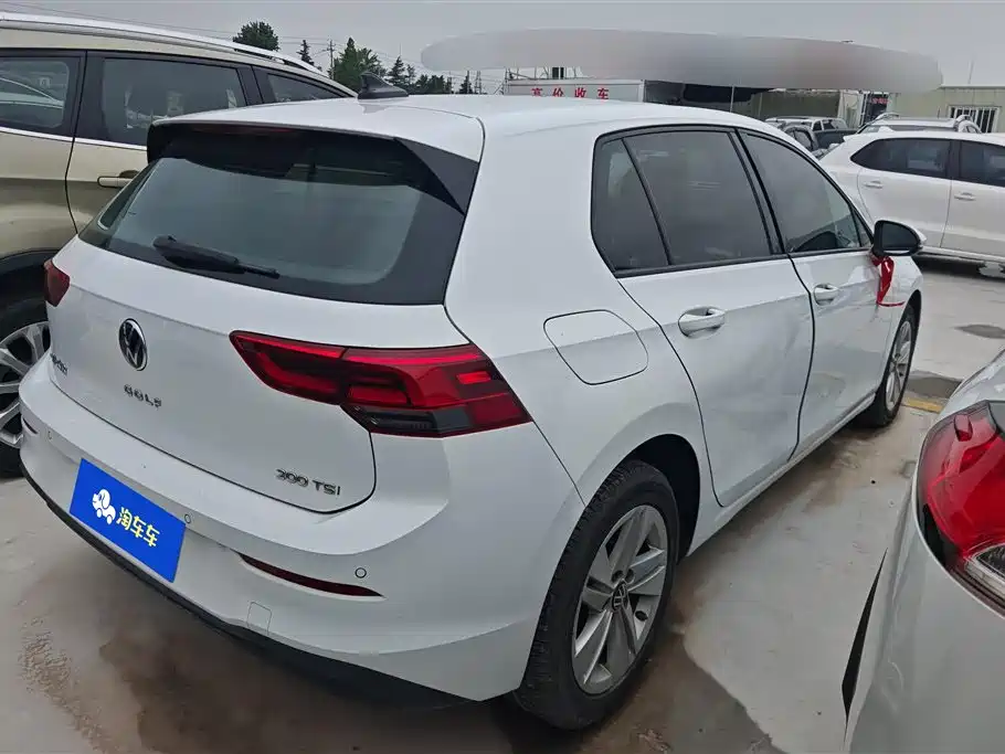 Volkswagen Golf 2021 200TSI DSG фото 3