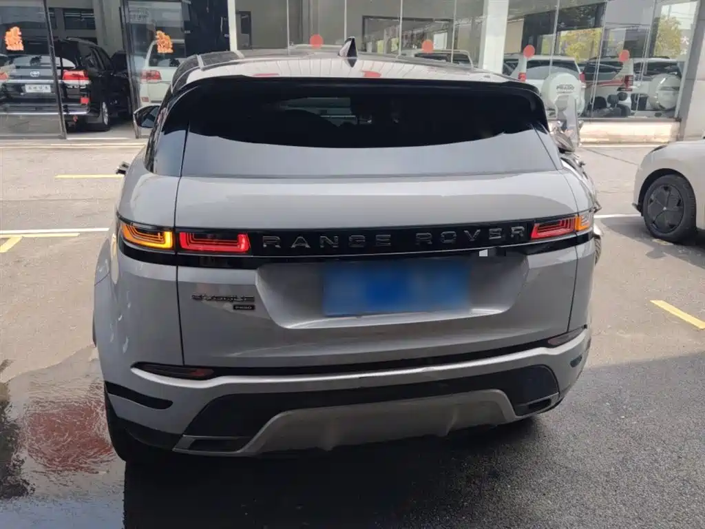 Land Rover Range Rover Evoque 2021 Range Rover Evoque L 249PS R-Dynamic First Edition Launch Edition фото 6