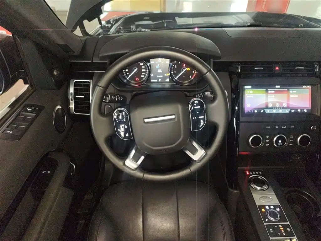 Land Rover Discovery 2019 2.0T SE фото 4