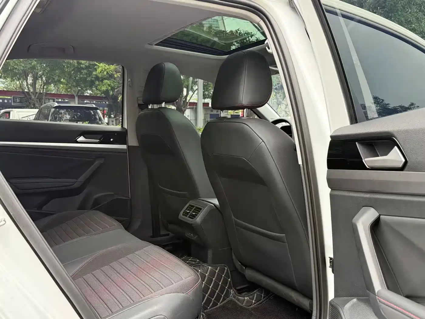Volkswagen Lavida 2024 Model 300TSI DSG Starlight Full Comfort Edition фото 6
