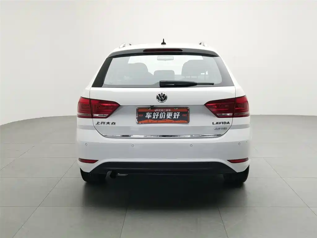 Volkswagen Lavida Tour 2017 180TSI DSG Comfort Edition фото 4