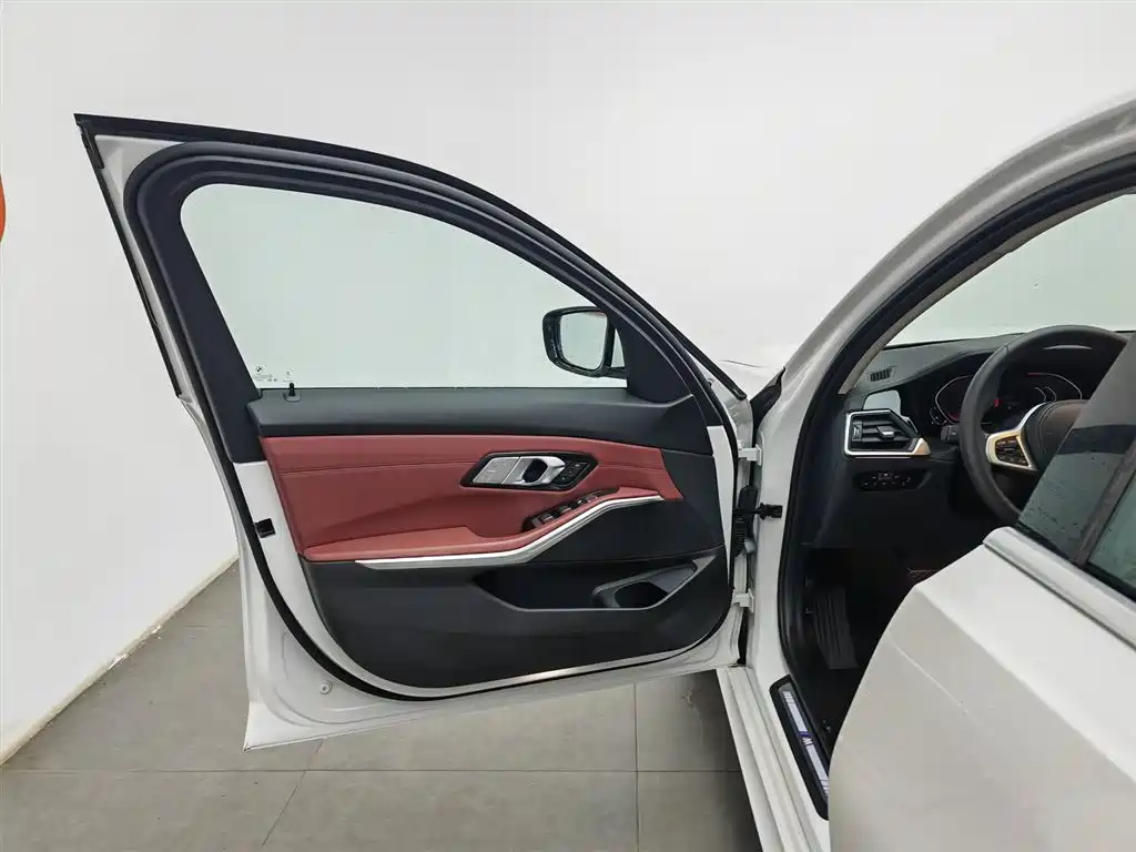BMW 3 Series 2022 Facelift 325i M Sport Package фото 8