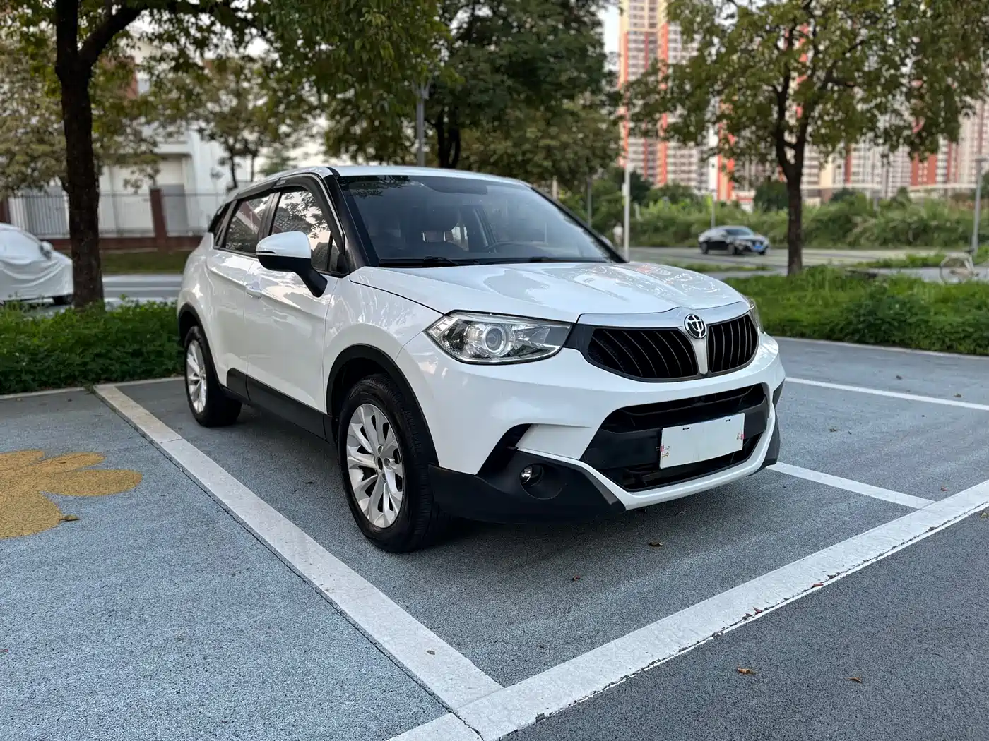 Фото 3 - Zhonghua V3